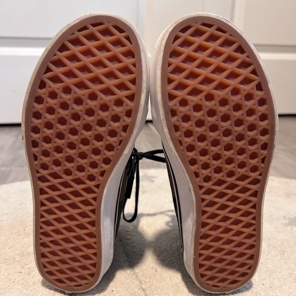 Boys Camo high top Vans - Picture 2 of 2